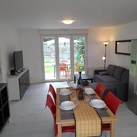 Proche Centre, Cotes De Granit Rose Lannion