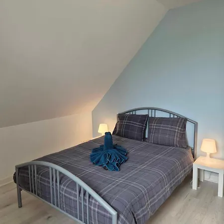 Proche Centre, Cotes De Granit Rose Daire